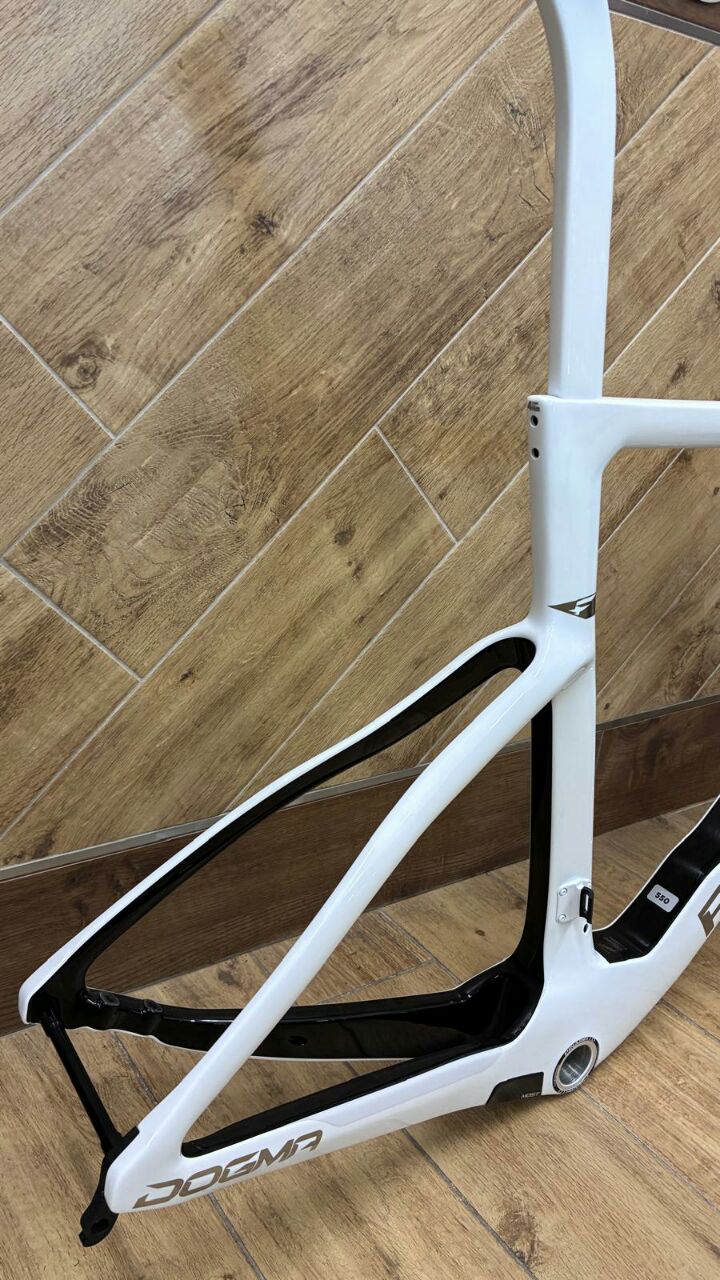 New Pinarello Dogma F frameset with fork and seatpost